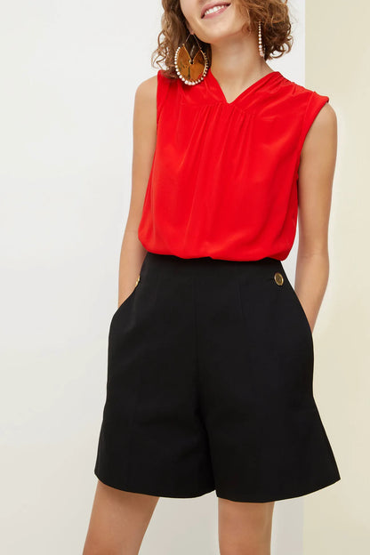 Black & Poppy