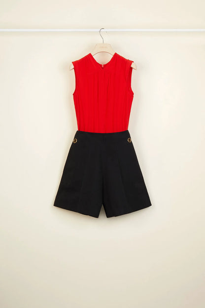 Black & Poppy