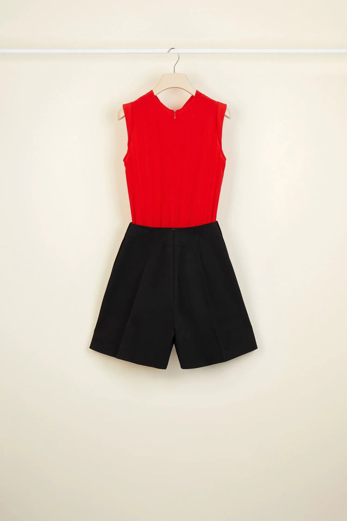 Black & Poppy